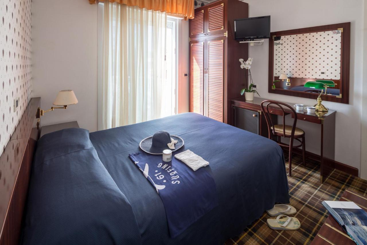Hotel Astro Lignano Sabbiadoro Buitenkant foto