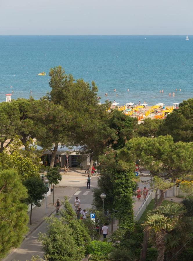 Hotel Astro Lignano Sabbiadoro Buitenkant foto