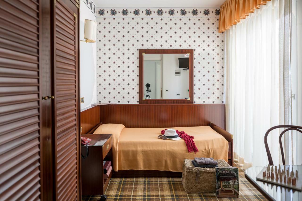 Hotel Astro Lignano Sabbiadoro Buitenkant foto