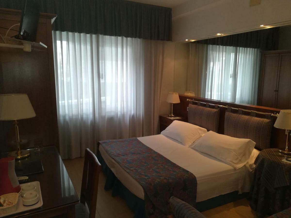 Hotel Astro Lignano Sabbiadoro Kamer foto